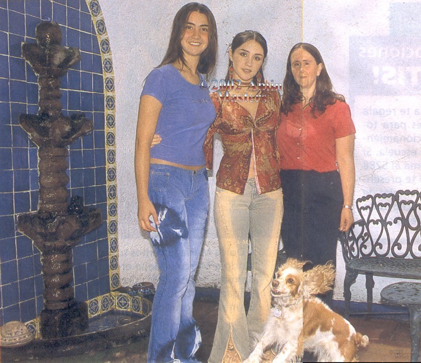 Claudia, Dulce y La Sra.Blanca (Aqu hice Todo lo Posible por Remasterizar a La Sra.Blanca, porque Los de la Revista la Cortaron.)
